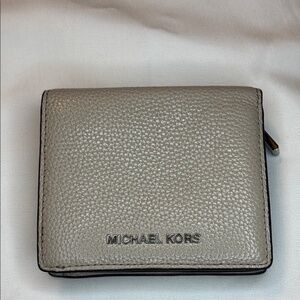 Michael Kors Mercer Jet Set Travel Card Case Wallet Pebble Leather Taupe/Gray OS